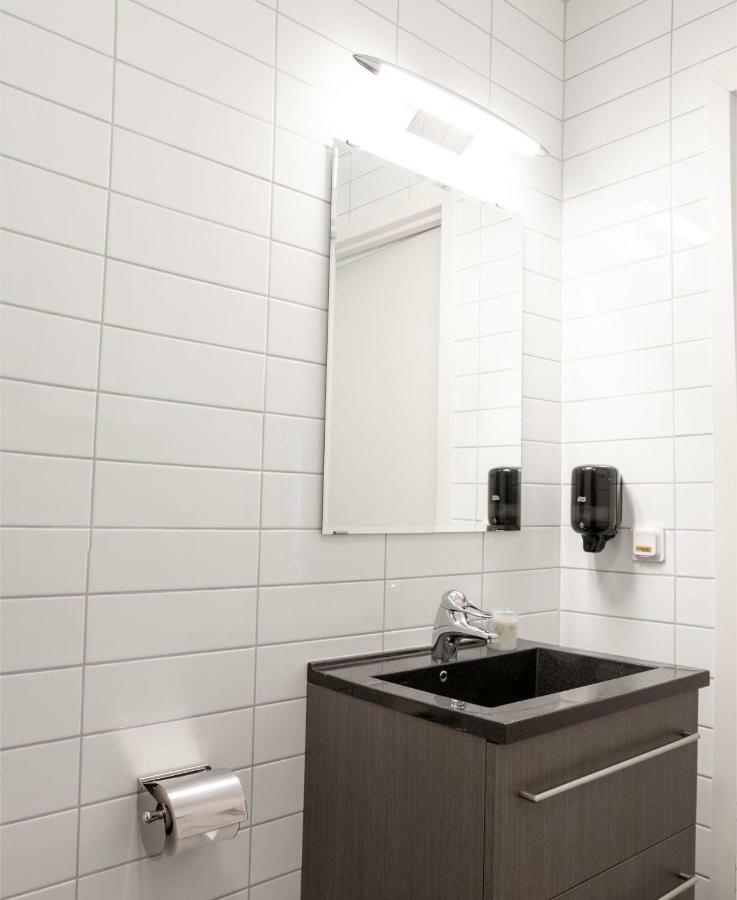 Ettsmart Hotell Соллентуна Экстерьер фото