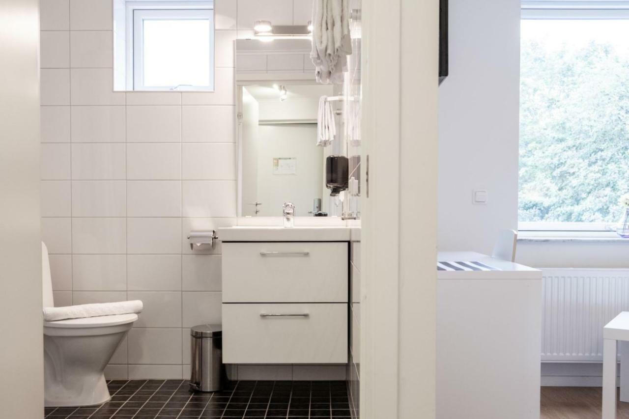 Ettsmart Hotell Соллентуна Экстерьер фото