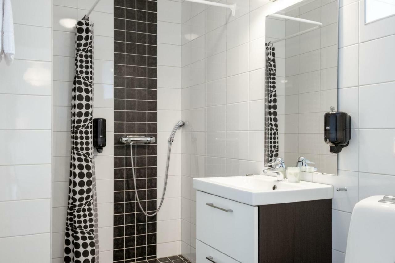 Ettsmart Hotell Соллентуна Экстерьер фото